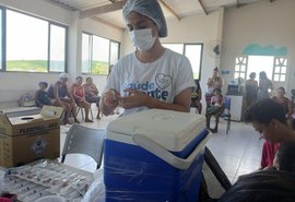 Catadores de recicláveis de cooperativas recebem serviços de saúde em Maceió