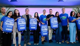 Alunos da rede estadual recebem kits para intercâmbio na Inglaterra