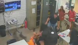 Pai de aluna dá nove socos em professor após bronca por uso de celular em sala de aula