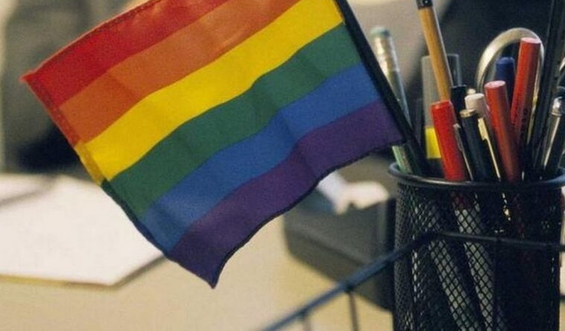 Mesa redonda debate inclusão de pessoas LGBTQIAPN+ no mercado de trabalho