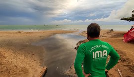 Prefeitura de Maceió é autuada em R$ 100 mil por lançamento de esgoto na orla