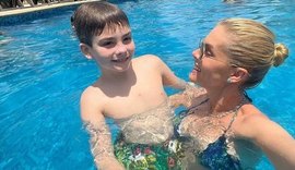 Ana Hickmann curte último dia do ano com o filho no interior de SP