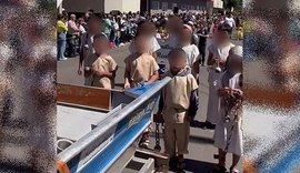 Desfile com crianças negras vestidas como escravas no PR será investigado pelo MP