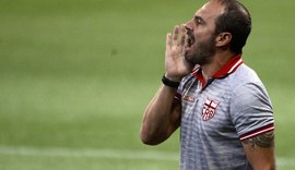 Técnico Allan Aal culpa arbitragem por derrota do CRB