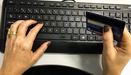 Serviços avançam e comércio recua na participação no PIB