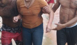 Adolescente sugada por bueiro é resgatada com vida 1 km depois