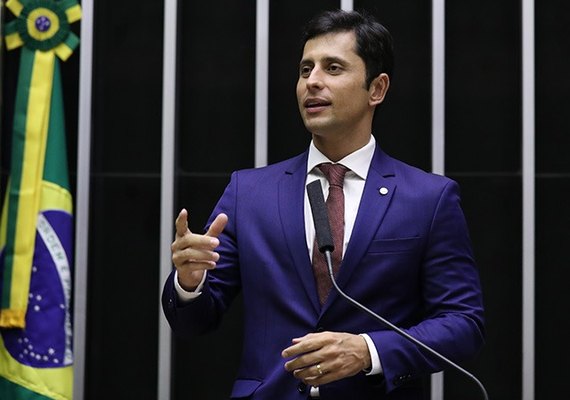 Após derrotas na CPI do INSS, governo emplaca o vice da comissão