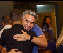 Rafael Brito comemora aprovação de projeto que assegura pagamento a professor temporário