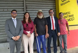 Juiz realiza audiência na rua e garante benefício a morador em Maceió