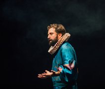 Gregório Duvivier apresenta “O Céu da Língua” em Maceió, no Teatro Gustavo Leite