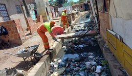 Sudes inicia limpeza de canal na comunidade da Brejal, no bairro da Levada