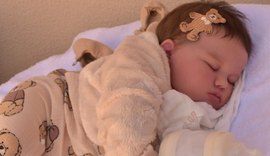 Homem agride bebê de quatro meses após confundi-lo com um bebê reborn