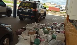 PRF apreende 2 mil peças de roupa sem nota fiscal na BR-101