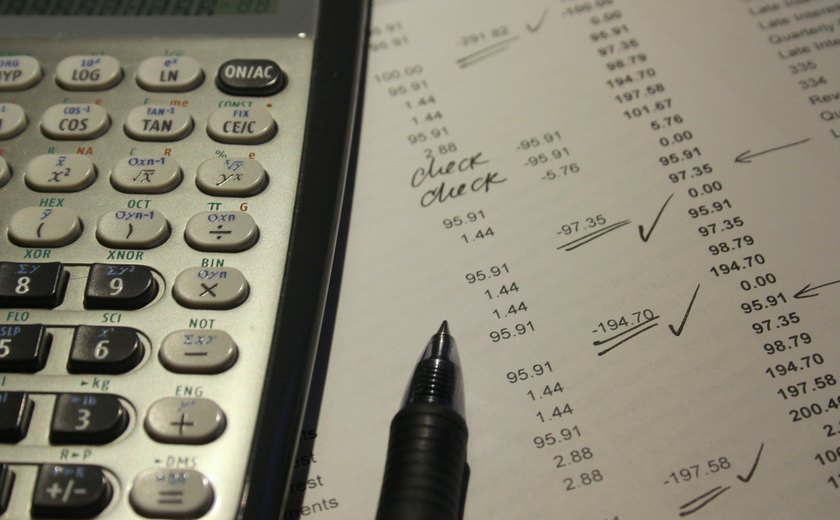 Endividamento e inadimplência freiam crescimento da economia