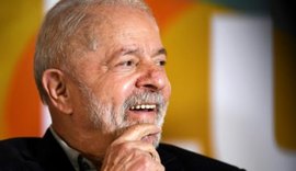 'Liderança de Lula no 1º turno é estável desde julho do ano passado', afirma senador alagoano