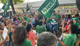 Sinteal realiza ato público na Semed e pressiona novo secretário por valorização da educação