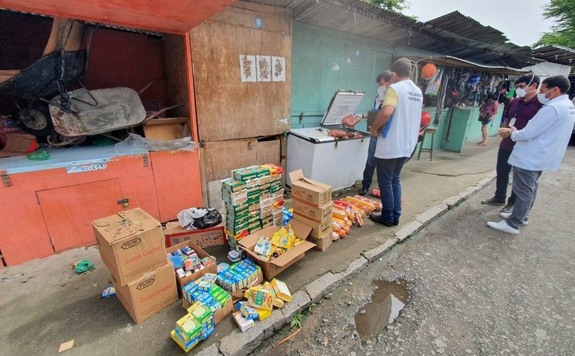 Fiscalização apreende 3 toneladas de alimentos vencidos e com validade adulterada em Maceió