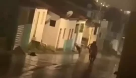 Após pedido do MPAL, homem que agrediu companheira na rua em Quebrangulo é preso