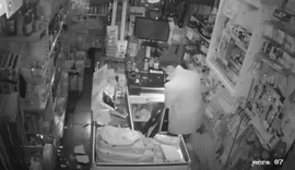 Homem invade mercadinho pelo teto e comete furto em Palmeira dos Índios
