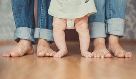 Projeto de Lei discute 'licença parental' de 180 dias para ambos os pais após o parto