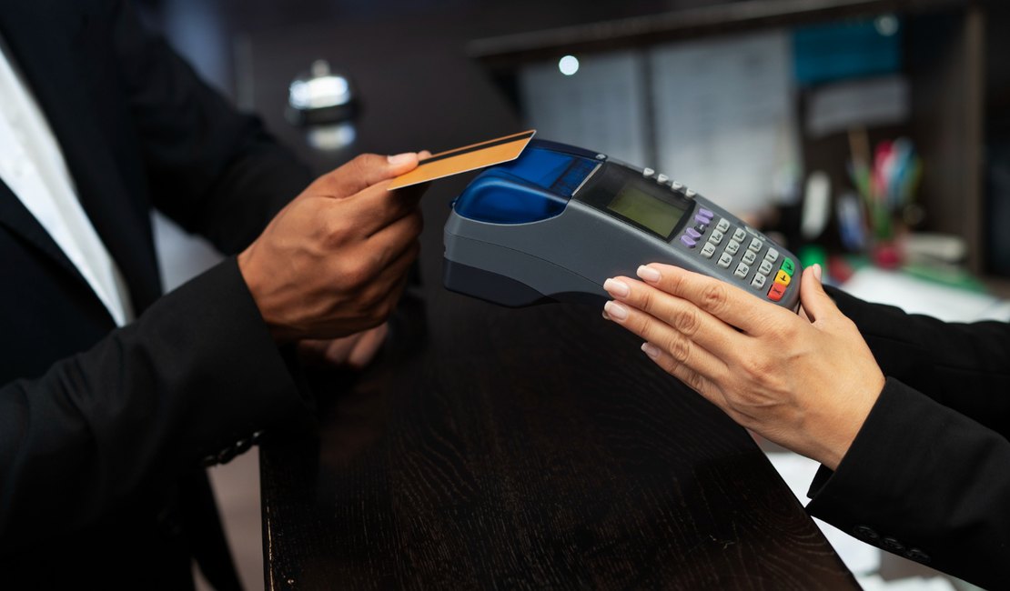 STJ: sigilo bancário em ações de alimentos e responsabilidade do lojista em chargeback