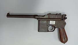 Mulher deixa arma roubada do Instituto Histórico na sede de emissora de TV alagoana