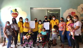 Vereador Joãozinho visita Afaeal celebrando dia de Combate à Microcefalia