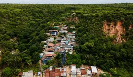 Casas em situação de risco são vistoriadas em Coqueiro Seco após fortes chuvas