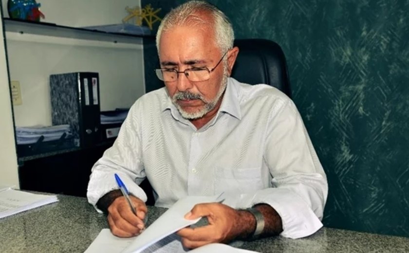 Padre Eraldo pode desistir da reeleição em Delmiro Gouveia