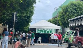 'JHC fracassou na política para educação': protesto marca 10º dia da greve em Maceió