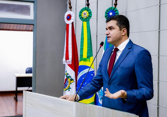 Rui Palmeira questiona aplicação milionária do IPREV em banco em crise