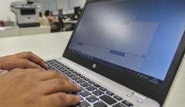 Tempo gasto em computadores afeta bem-estar de jovens, diz pesquisa