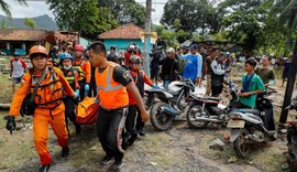 Sobe para 281 número de mortos em tsunami na Indonésia