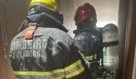 Apartamento pega fogo na Ponta Verde e bombeiros são acionados