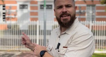 Candidato de Lira, delegado afastado vira paladino da justiça durante campanha