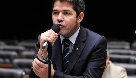 Ex-aliado diz que governo Bolsonaro pagou R$ 10 mi por votos na eleição de Lira