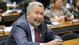 Em manobra do comando local, PT lança deputado Paulão candidato a ficar sem mandato