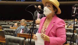 Tereza Nelma leva caso de pastora ameaçada para procuradoria da Mulher