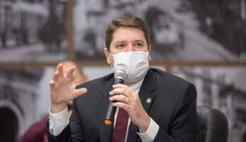 Davi Filho chama Alfredo Gaspar e JHC para confronto
