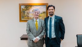 Rodrigo Cunha participa de visita ao governador de Alagoas Klever Loureiro