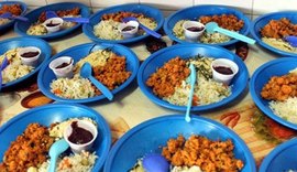 Prefeitura inicia entrega de kits de merenda escolar para família de alunos
