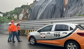 Trânsito é retomado na Ladeira do Trovão, no bairro Bom Parto