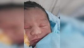 Bebê nasce em carro de aplicativo a caminho do hospital no Centro de Maceió