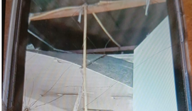 Parte do teto de escola municipal desaba e aluno leva choque em São Luís do Quitunde