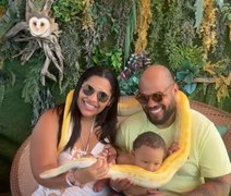 Vídeo: bebê tenta morder cobra durante foto em pousada de Maragogi