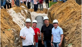 Arthur Lira vistoria obras de saneamento e drenagem em São Miguel dos Campos