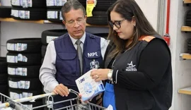 Fiscalização é realizada para combater adulteração de sabão em pó em Maceió