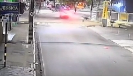 Câmeras registram acidente que matou motociclista no bairro de Pajuçara