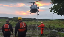 Idoso é resgatado por helicóptero após ficar ilhado em trecho do Rio Paraíba, em Capela