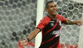 CSA confirma acerto com o atacante Reinaldo, ex-Athletico